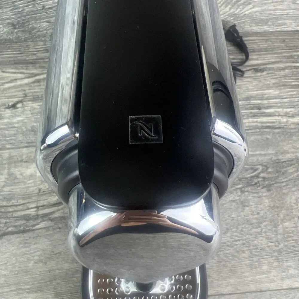 Nespresso CitiZ Espresso Machine, Type C111, 1260 W  Chrome Tested Working